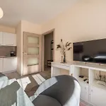 By Linas Apartment Warna
