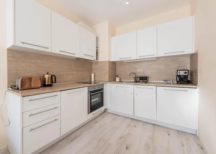 Апартамент Varna Beach Apartment Варна